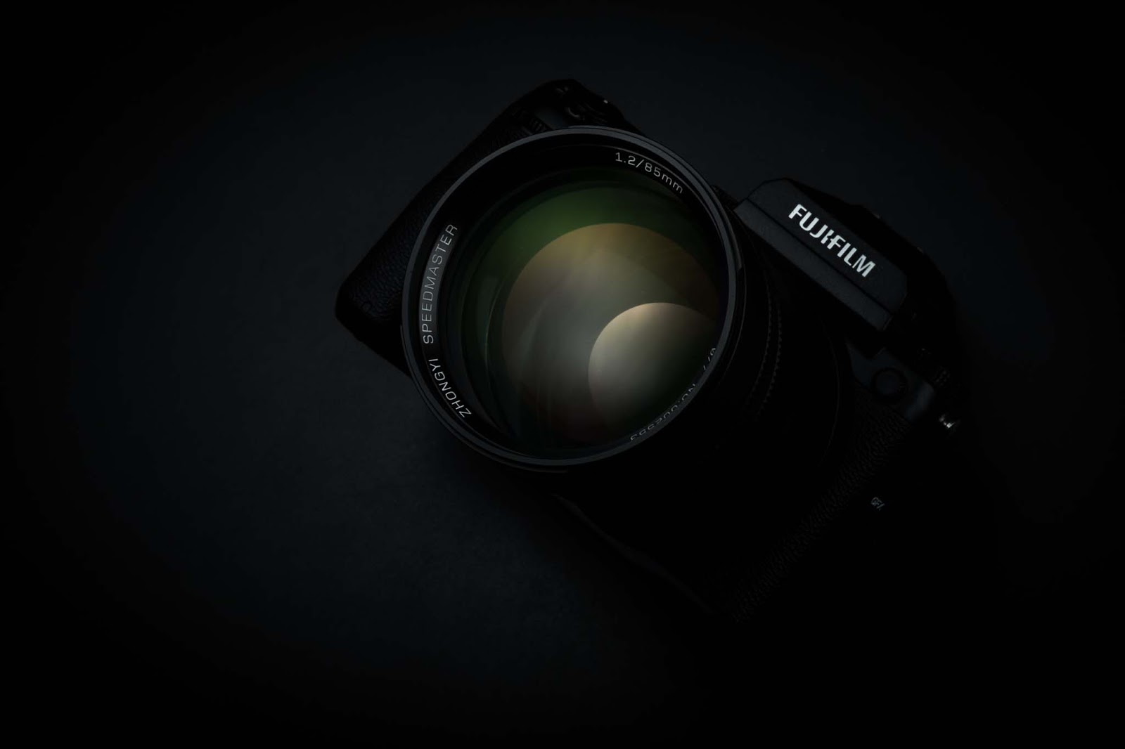 Mitakon Speedmaster 85mm f/1.2 для камер Fujifilm GFX
