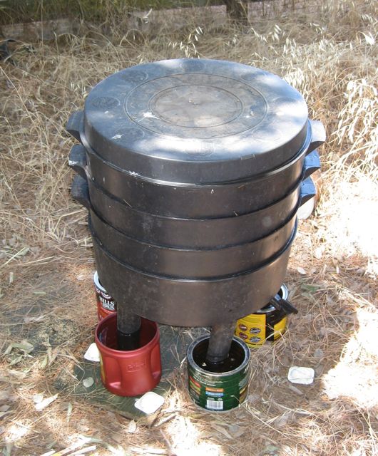 The Farmer Fred Rant Ants In Your Worm Bin Here S A Solution Put Water Filled Coffee Cans On Each Of The Legs If Your Bins Have Such As This Can O Worms Ants T Cross