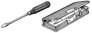 Obeng dan kotak pensil memakai magnet
