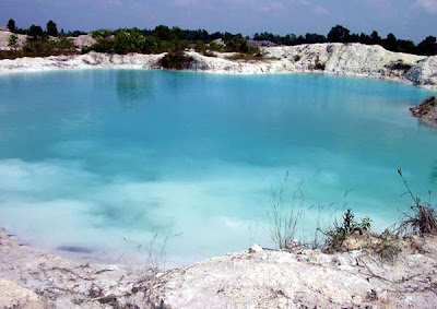 Kaolin lake located inward the Bangka Belitung BaliTourismMap: Paradise Island inward Belitung