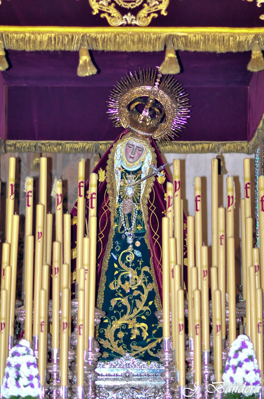 Las Fotografías de Bandera La Virgen de los Reyes de Granada