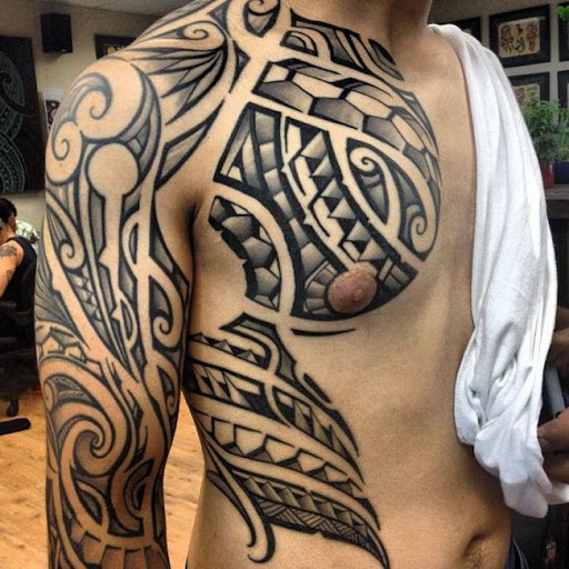 Outra bela ilhéus/maori híbrido de tatuagem