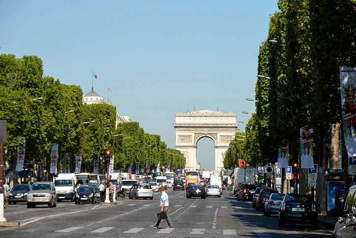 Champs- Elysees - Beautiful place to visit in Paris