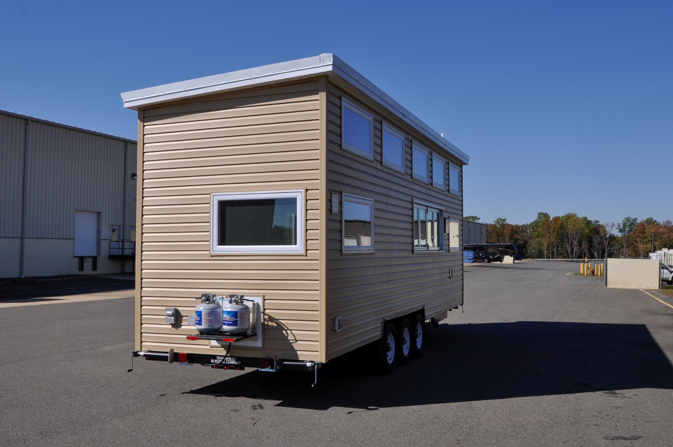 TINY HOUSE TOWN: Hillside By Tiny House Building Company