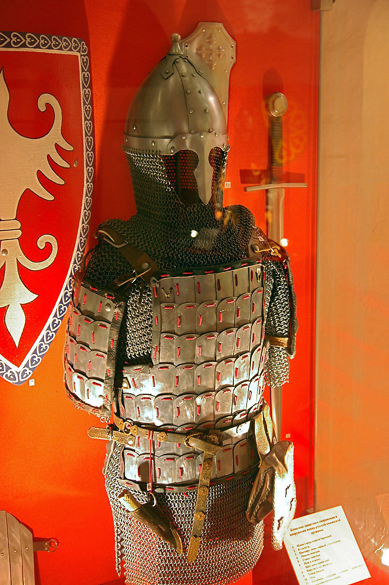 чешуйчатый доспех русь 14 век реконструкция. доспехи руси. новгородский дружинник 13 век. доспех руси 12 века. доспехи руси.