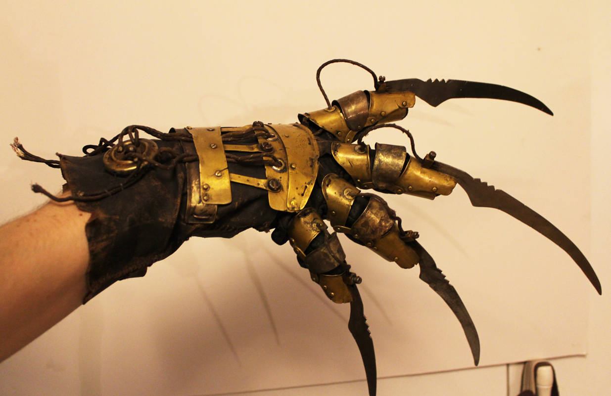 Curiomira Steampunk Freddy Krueger Glove