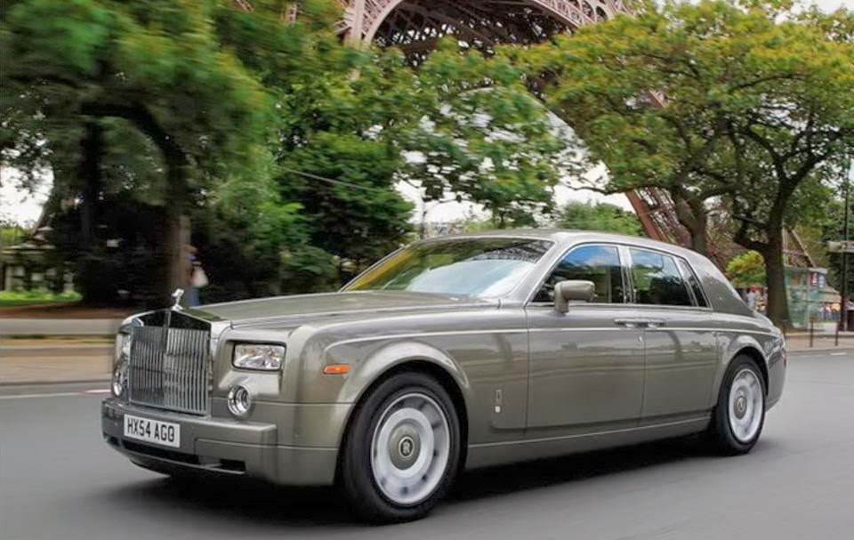http://www.funmag.org/pictures-mag/automobile-mag/rolls-royce-phantom-photos/