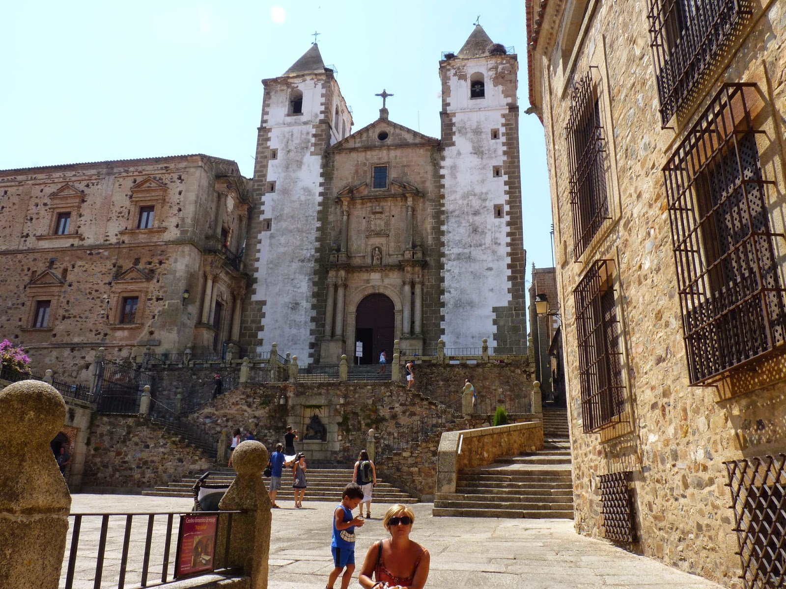Cáceres, Plaza de San Jorge, Iglesia de San Francisco Javier. Cáceres, Plaza de San Jorge, Iglesia de San Francisco Javier.