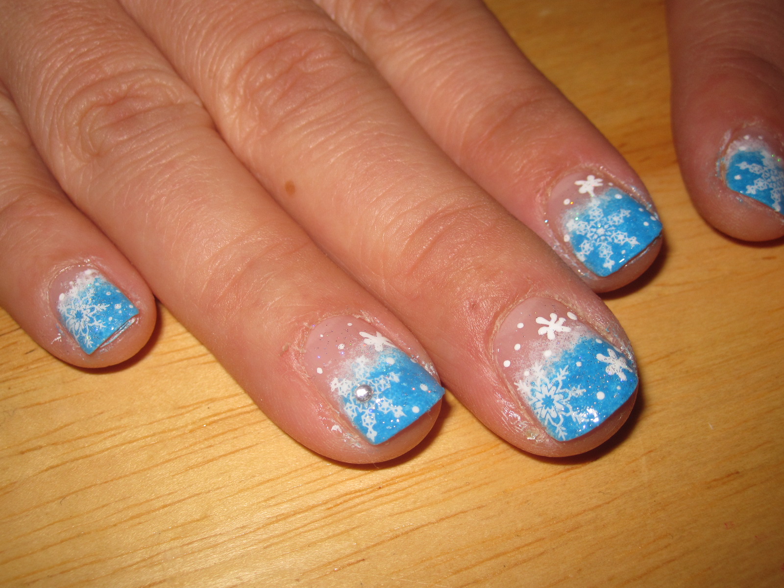 Snowflake French Tip Nails - wide 7