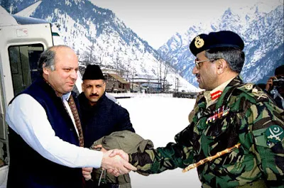 Image Attribute: FEB 1999 - Nawaz Sharif and General Pervez Musharraf in Kail, POK