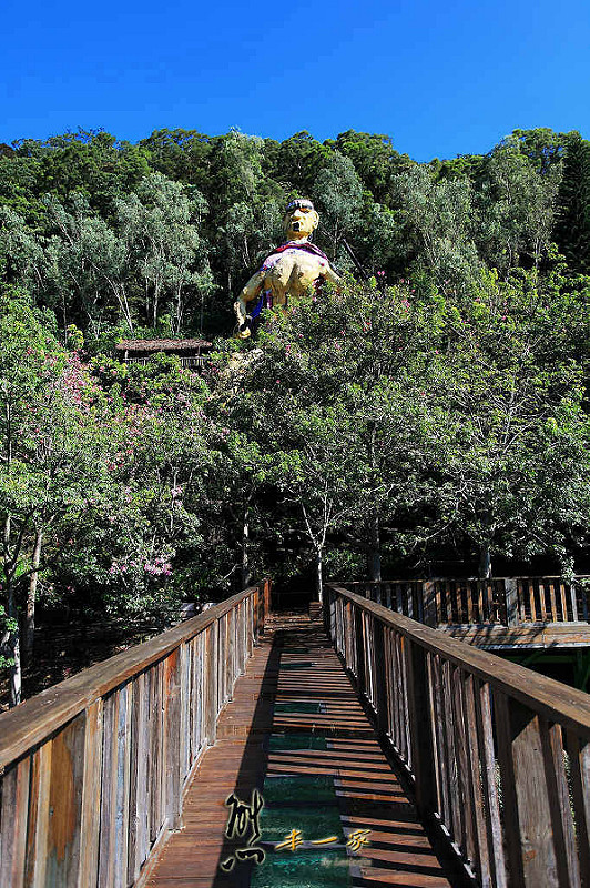 天空步道|莫那魯道巨人像|賽德克故事館|滴水觀音|泰雅渡假村|南投私房景點