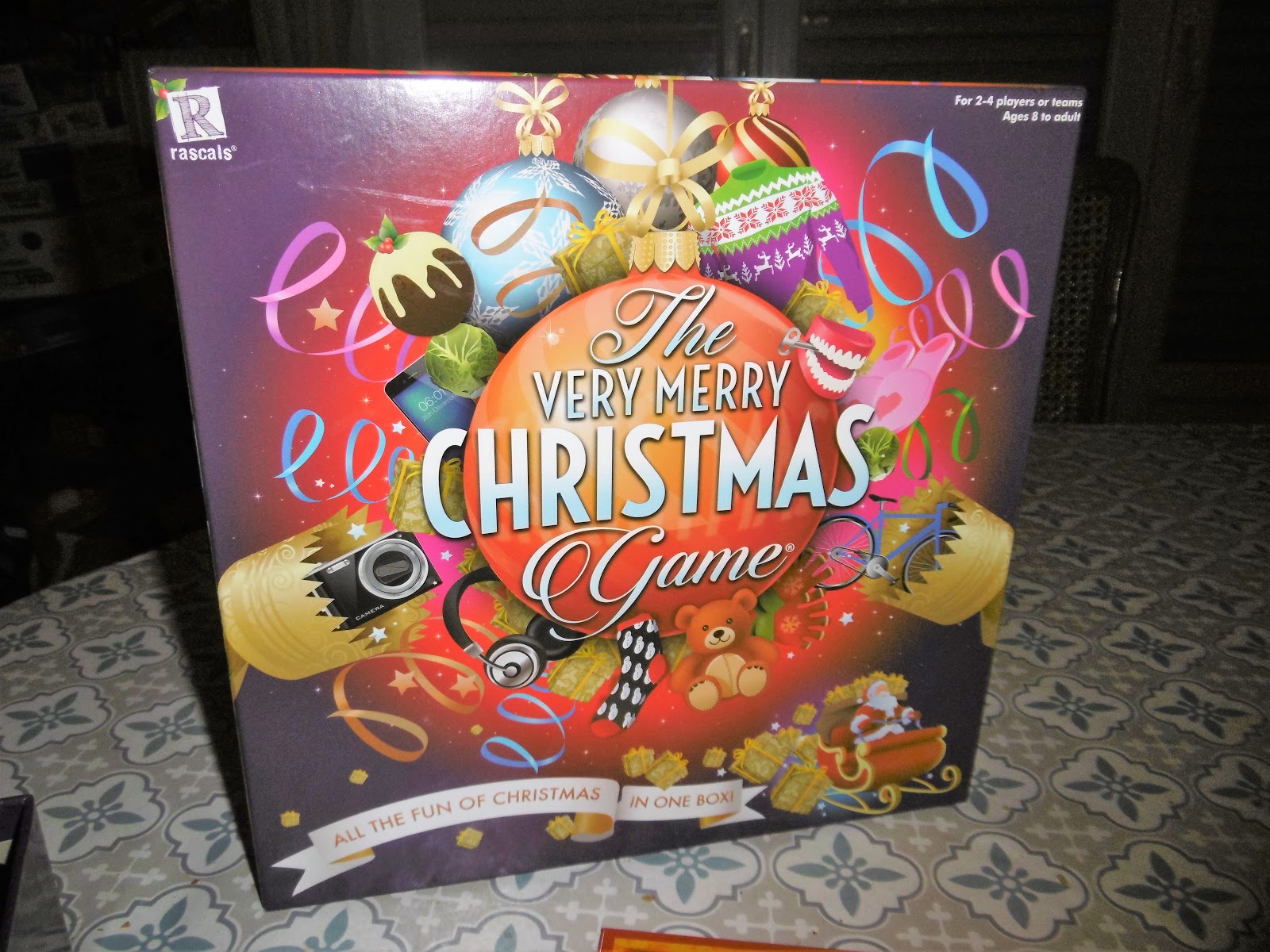 Madhouse Family Reviews: The Very Merry Christmas Game review