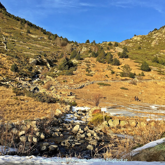 Montanhas Rio Valira