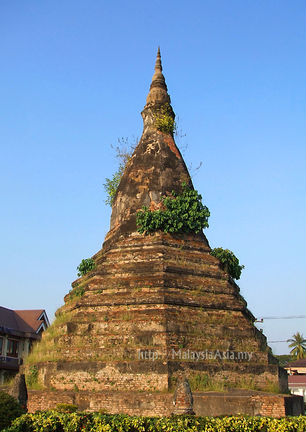 Vientiane That Dam Black Stupa