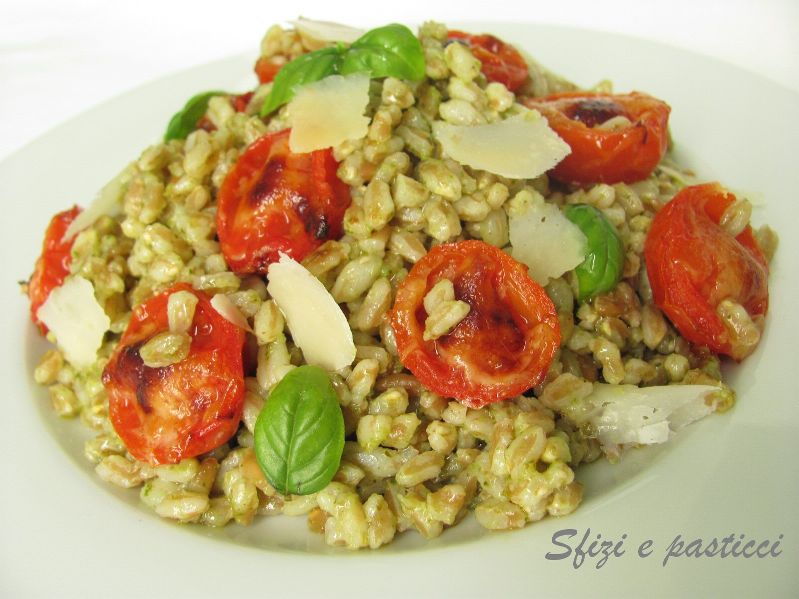 Sfizi e pasticci Farro con pesto e pomodorini caramellati