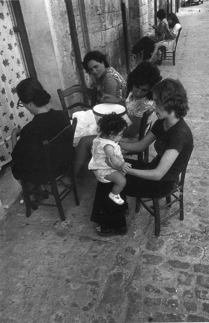 Ghoulish mummies in the capuchin catacombs in palermo, sicily 40 Breathtaking Black and White Photographs Capture Everyday Life in