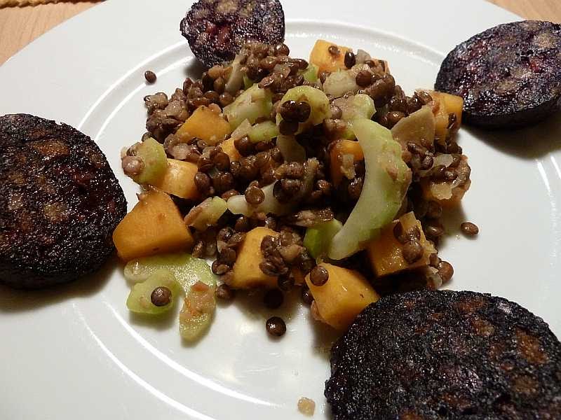 Prostmahlzeit: Warmer Linsensalat mit Blunzn