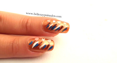 Uñas pintadas de dorado con diseño ~ Belleza y Peinados