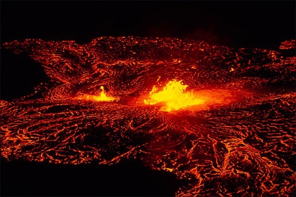 Интересные факты про вулканы. Огромные потоки лавы после извержения