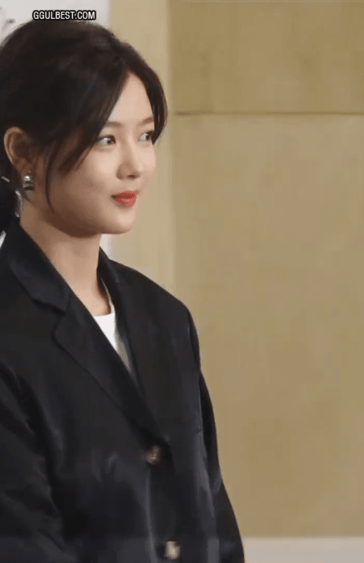 ggulbest com gif factory kim yujeong half mooned eyes gif ggulbest com gif factory kim yujeong half mooned eyes gif