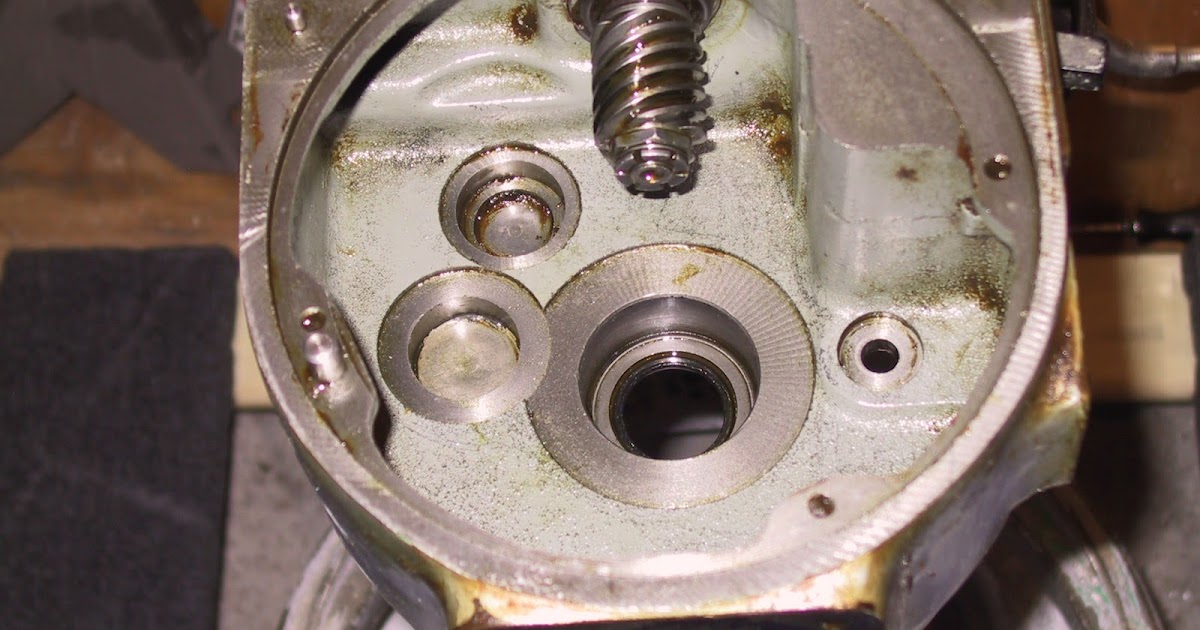 Hobart A200 Overhaul Cleaning the Transmission Case