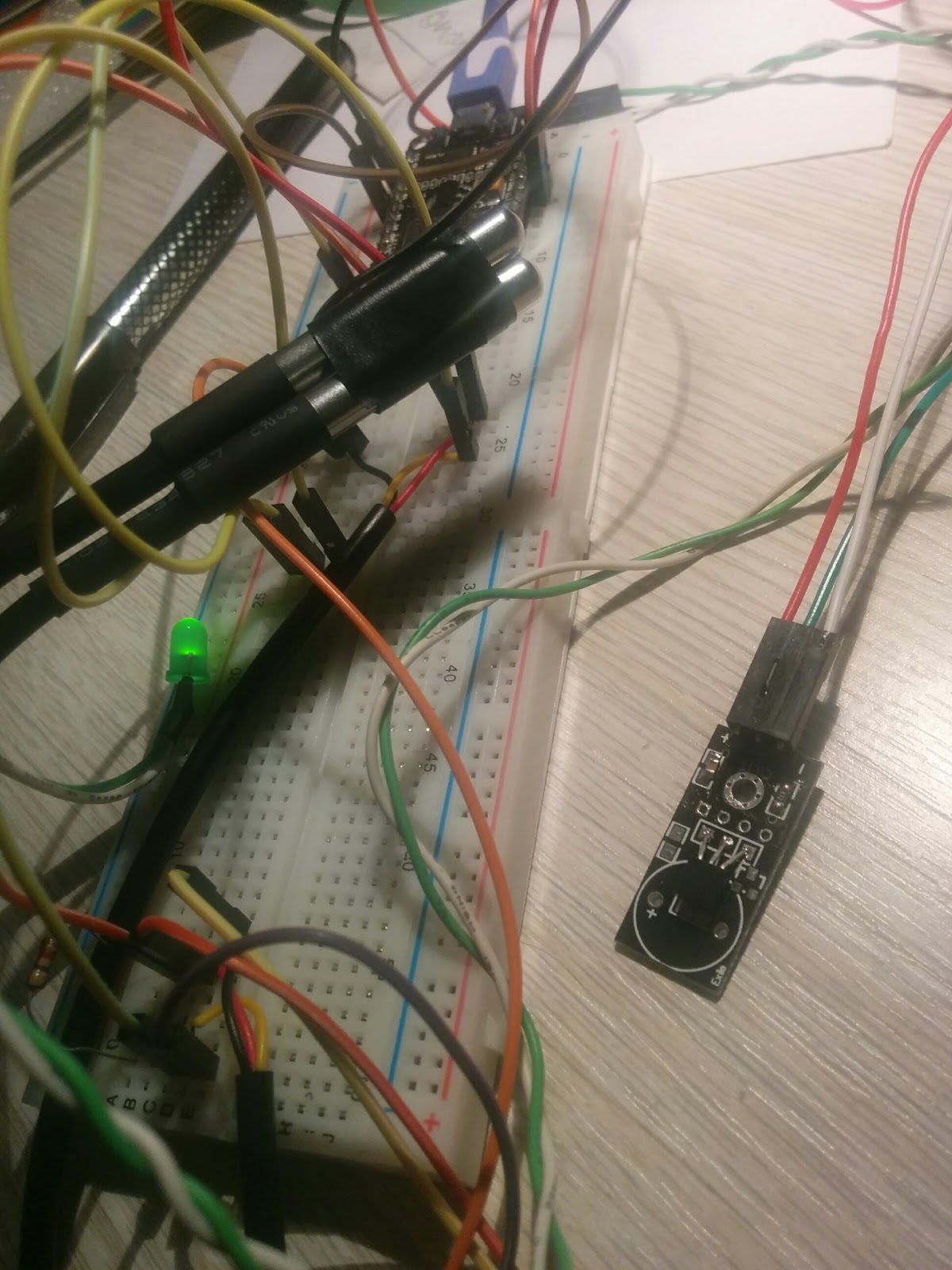 IoT with ESP8266 DS18B20 temperature sensor and ESP8266