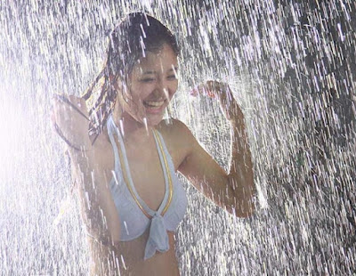Bursa Cerita Sex: Dalam Derai Hujan Bursa Cerita Sex: Dalam Derai Hujan