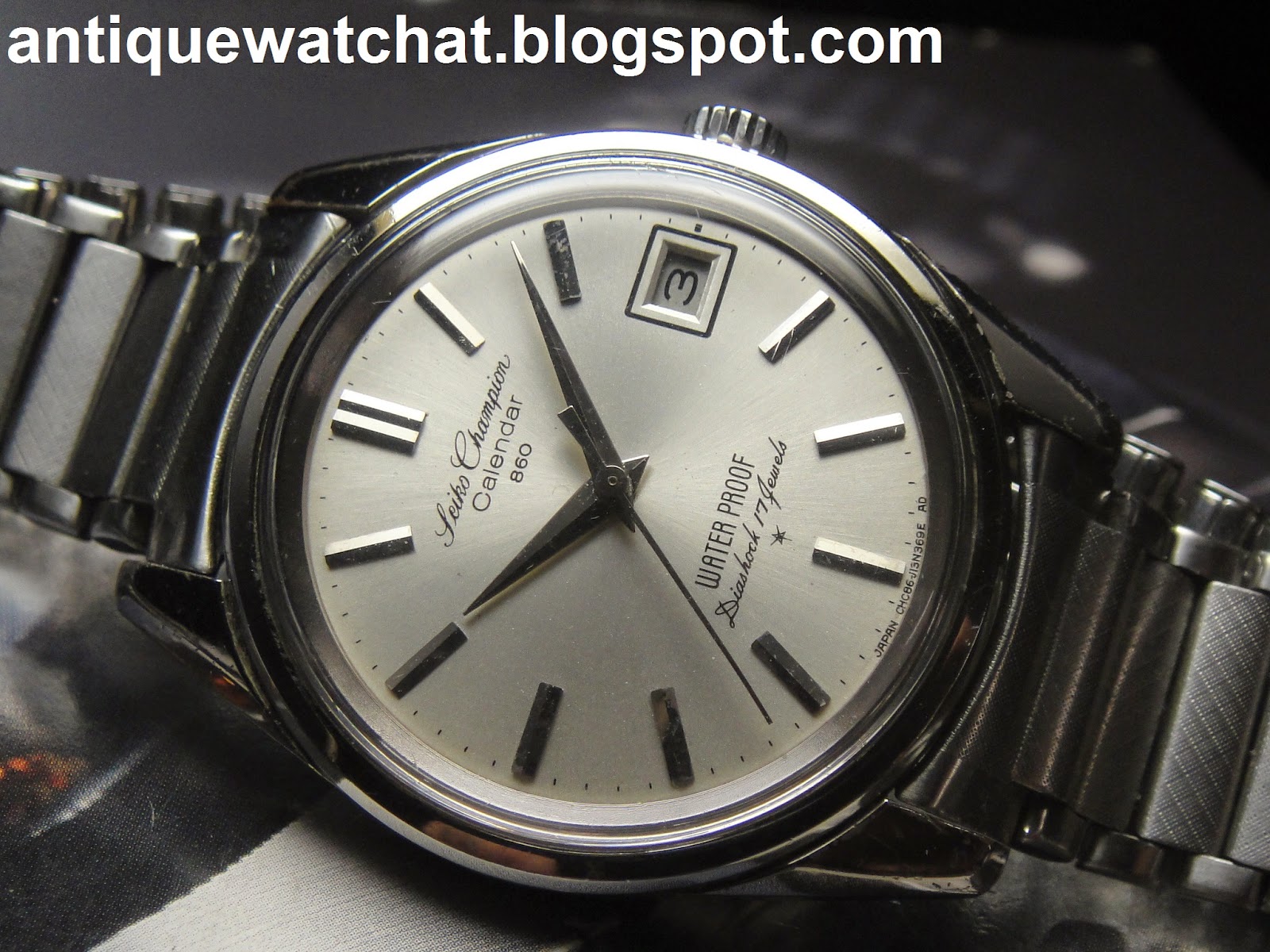 Antique Watch Bar SEIKO CHAMPION CALENDAR 860 DIASHOCK 17 JEWELS 32