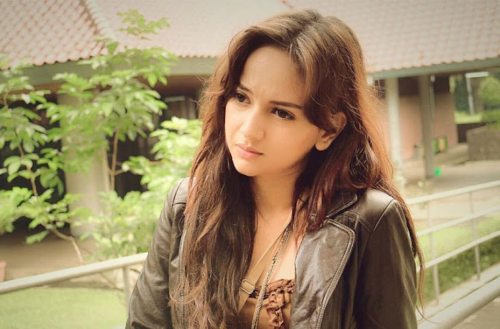 Foto-Foto Hot Angelica Simperler Beredar Tanpa Sensor - Artis Seksi