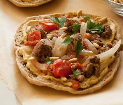 LAMB AND HUMMUS PITA PIZZAS RECIPES LAMB AND HUMMUS PITA PIZZAS RECIPES