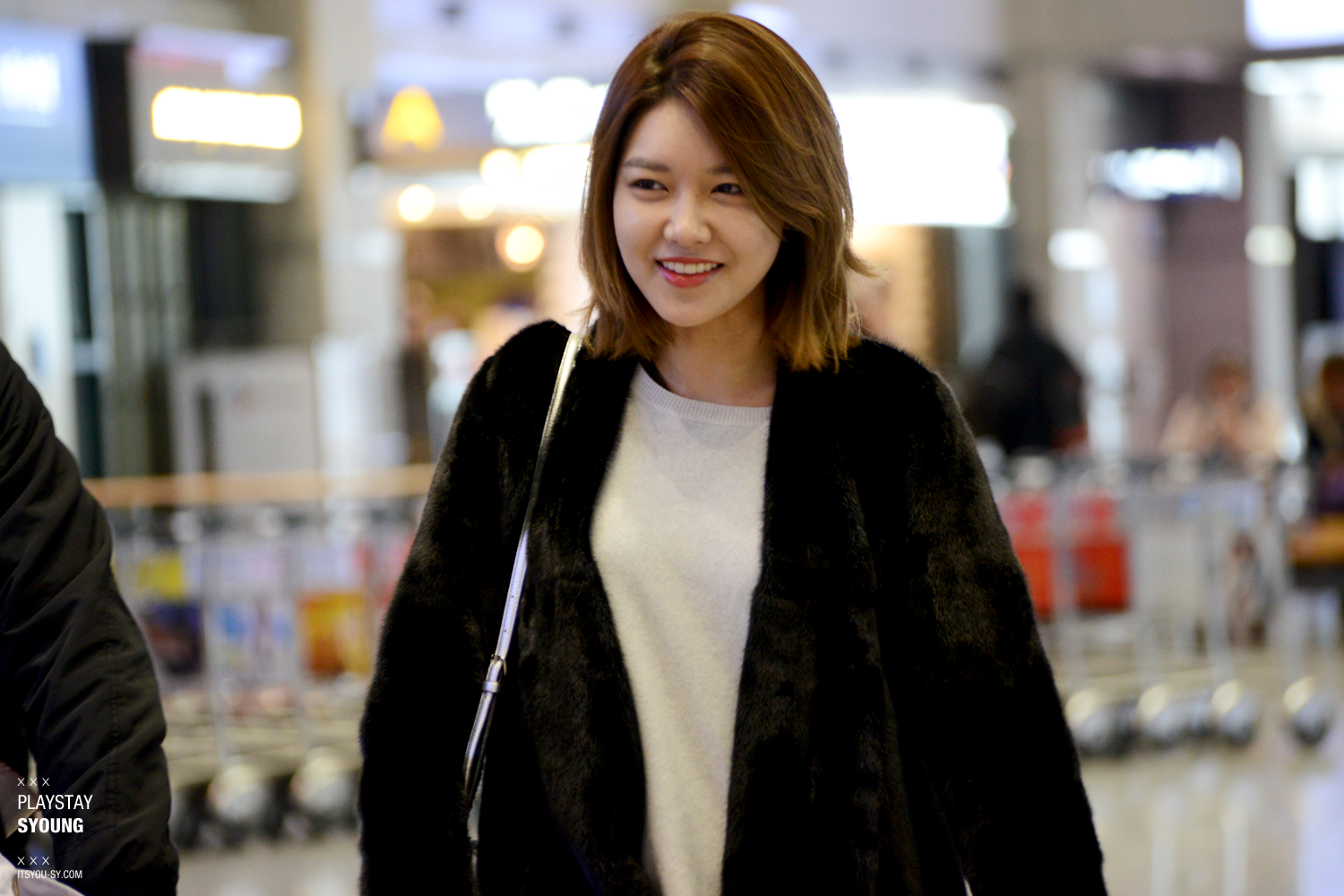 [PIC][12-03-2016]SooYoung trở về Hàn Quốc vào chiều nay 01