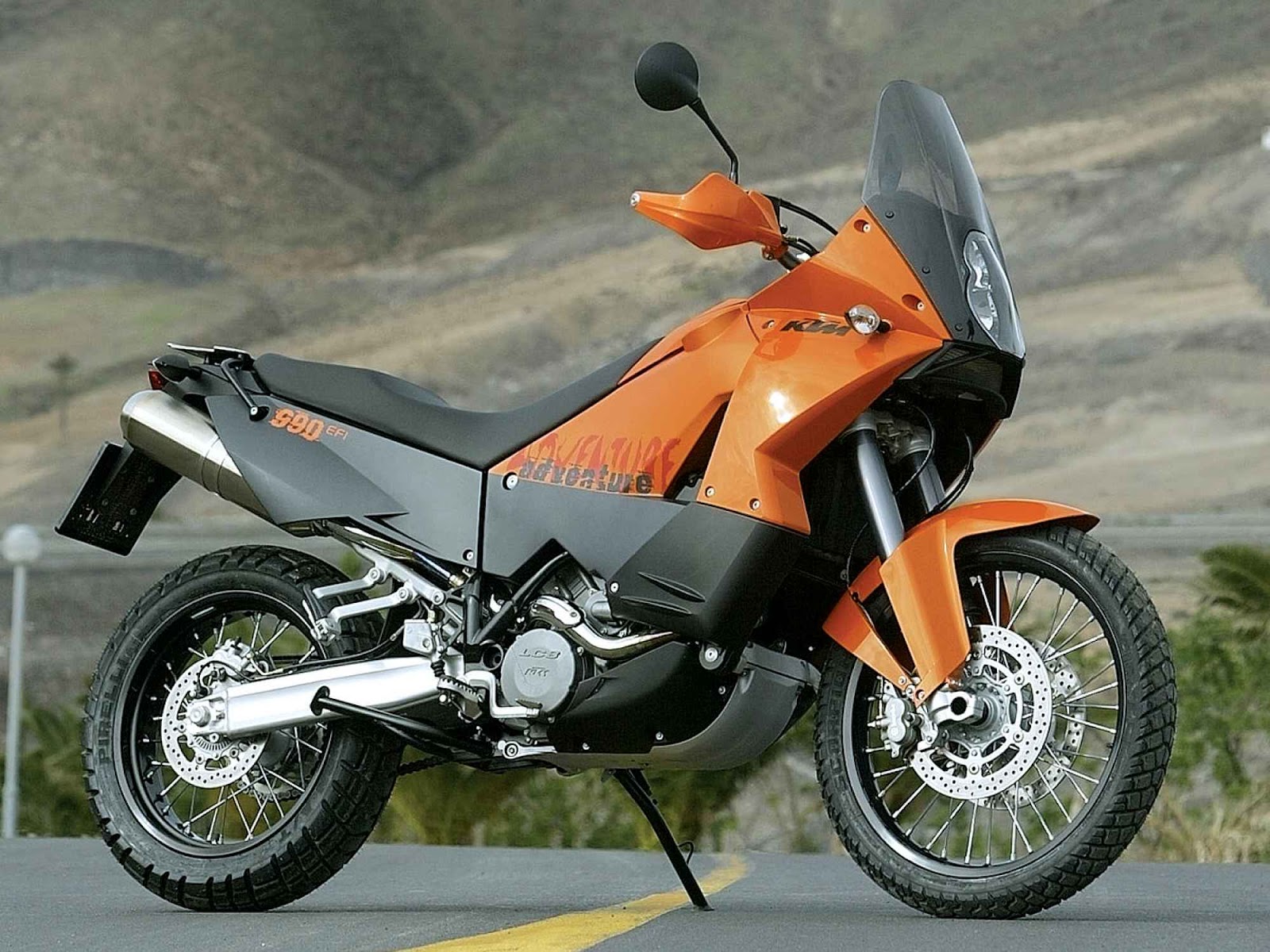 Tipo / Type: Manual de Serviços / Service Manual(Repair Manual) Modelo / Model: 950/990 Adventure, Super Duke, Supermoto, Super Enduro