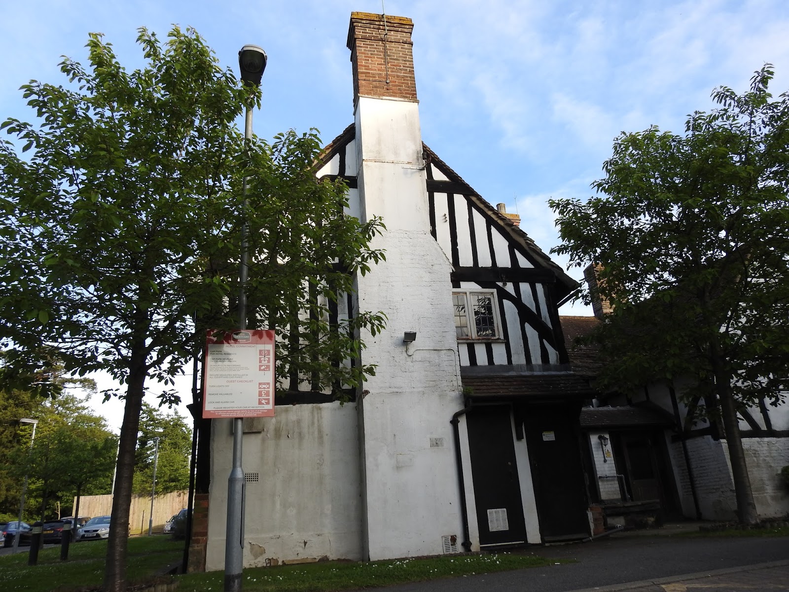 Crawley Old Town SIXTEEN PICTURES Edgeworth House & Wing House (Gatwick)