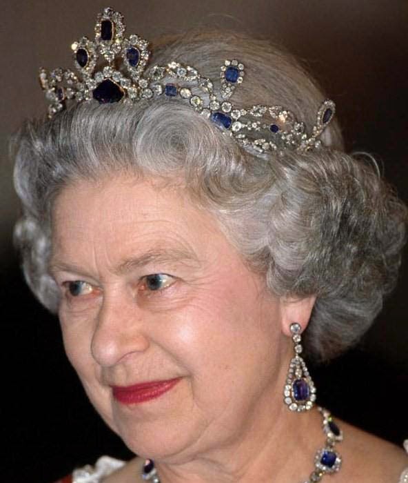 Tiara Mania: Queen Elizabeth II of the United Kingdom's Sapphire ...