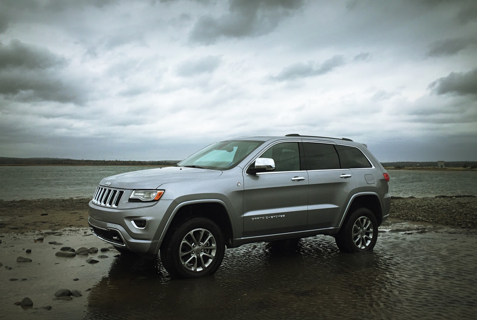 2015 Jeep Grand Cherokee EcoDiesel Overland 4×4 Review