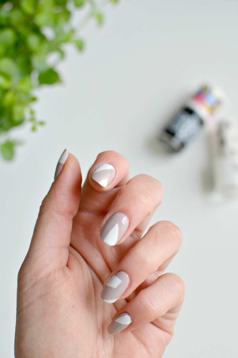 12 minimalist nail art ideas to try at home