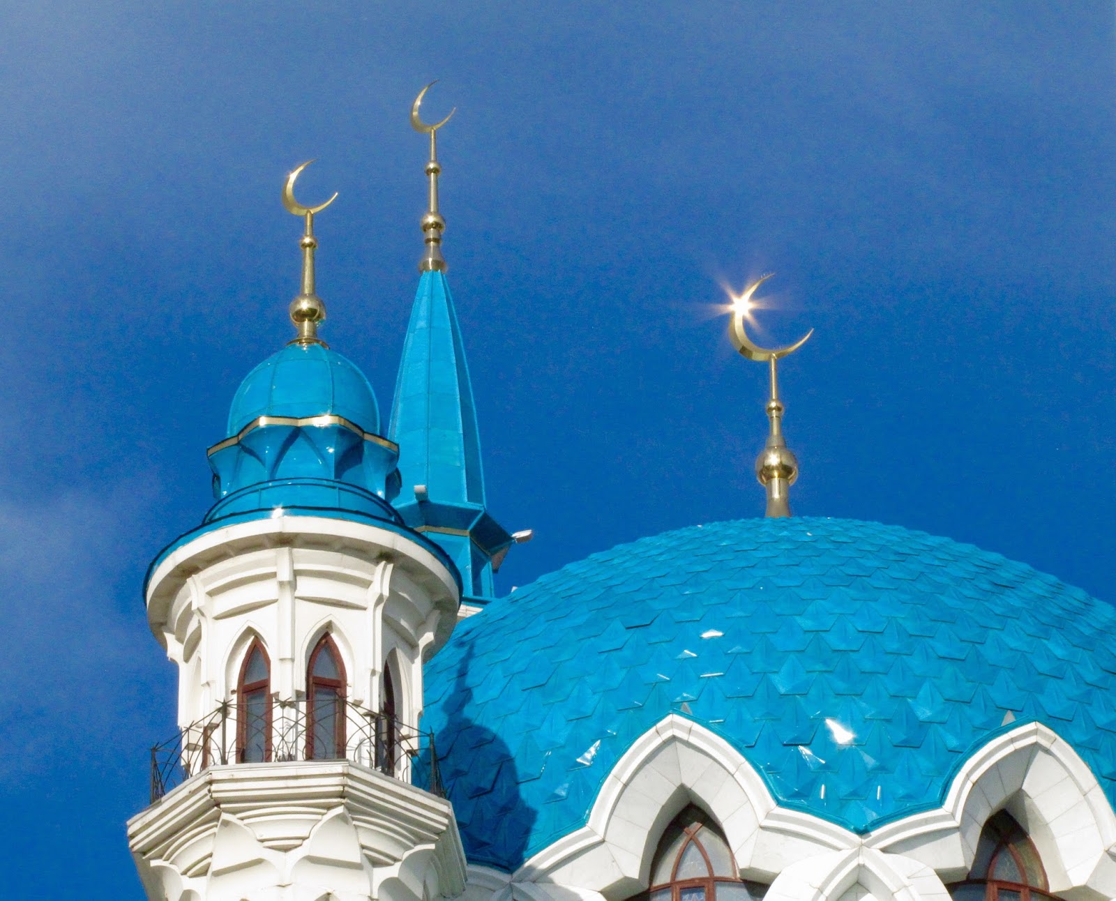 купола архитектурных сооружений венчает полумесяц. «джамал» ислам купол. ислам мечеть купол. минареты соборной мечети спб. купола архитектурных сооружений венчает полумесяц.