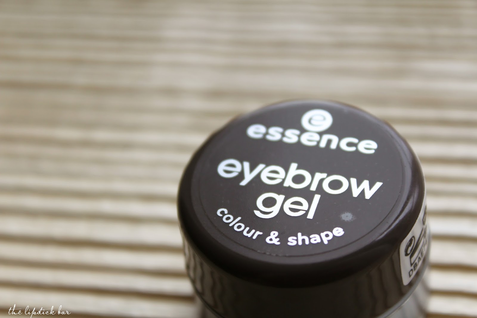 ESSENCE Eyebrow gel 01 brown The Lipstick Bar