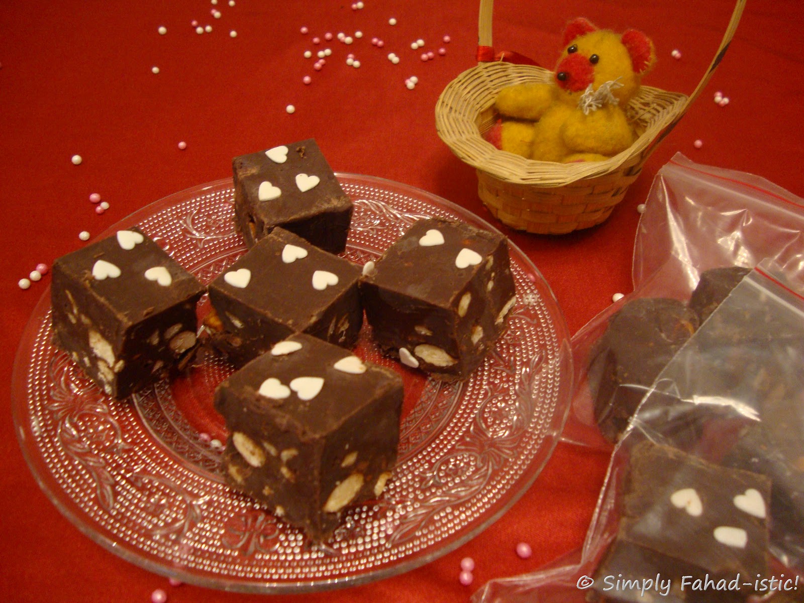 Christmas Treats: Chocolate Almond Fudge - Simply Fahad-istic!