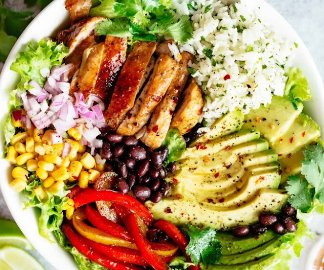 Grilled Chicken Burrito Salad Bowls #healthy #cleaneating