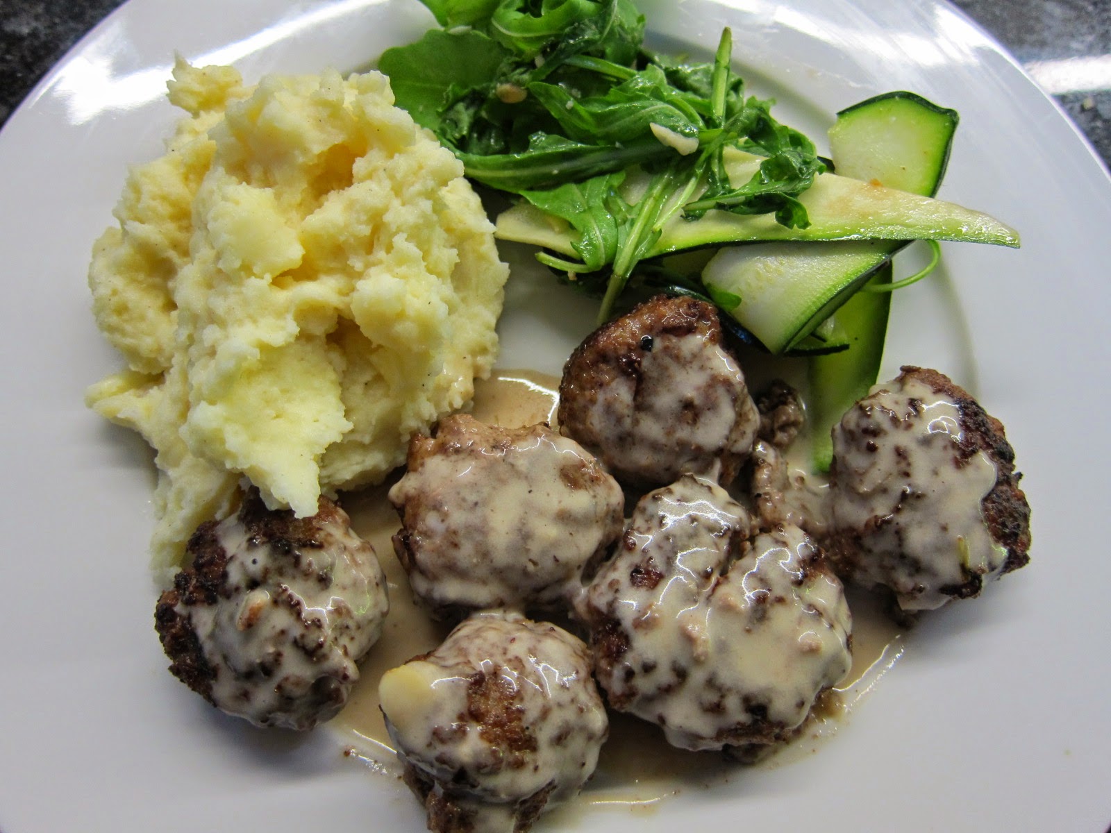 Incredible Homestyle Swedish Meatballs Recipe / LUCY LOVES TO EAT