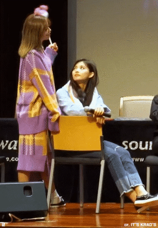 같이 놀면 애기가 되는 정연이와 쯔위 | 인스티즈