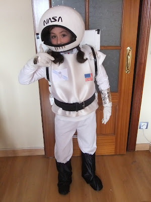 EL TALLER DE SARIVAN: Disfraz de astronauta casero&hellip;