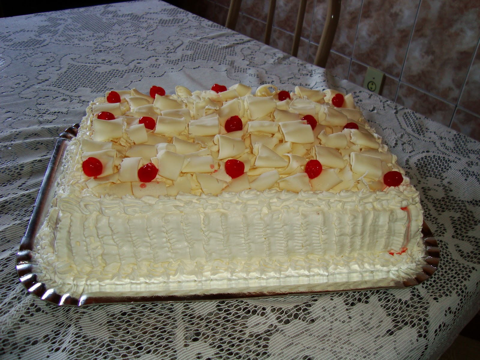 DOCES E CONFEITOS DA DONA MARIA M. M.: BOLO BRANCO DE LEITE NINHO COM