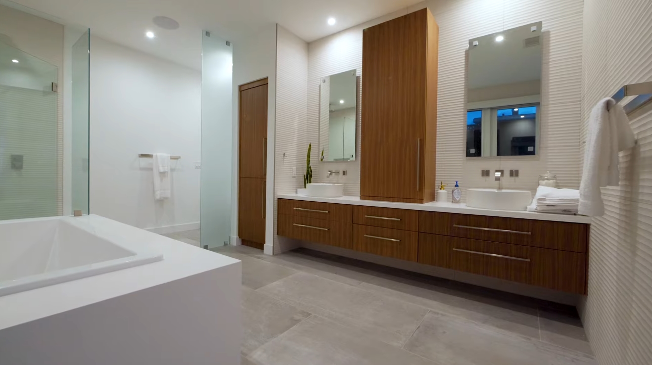 16 Photos vs. Brand New, Bird Rock Modern | 5519 Calumet Avenue, La Jolla - Luxury Home & Interior Design Video Tour 16 Photos vs. Brand New, Bird Rock Modern | 5519 Calumet Avenue, La Jolla - Luxury Home & Interior Design Video Tour