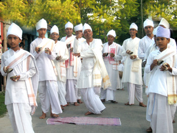 Hiranmayee's blog: “Oja-Paali” the ancient mirror of Assamese Folklore