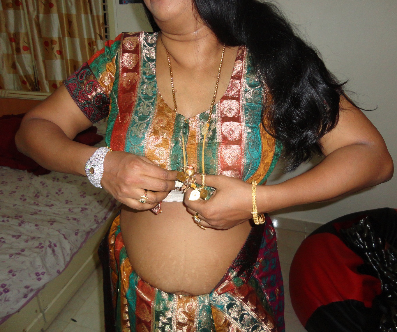 Indian aunty stripping.