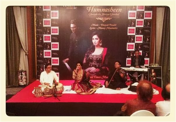 Singing performance by Shreya Ghoshal The owner of ultimate voice texture, Shreya Ghoshal singing the Ghazal of her first Ghazal Album Humnasheen at launch event!