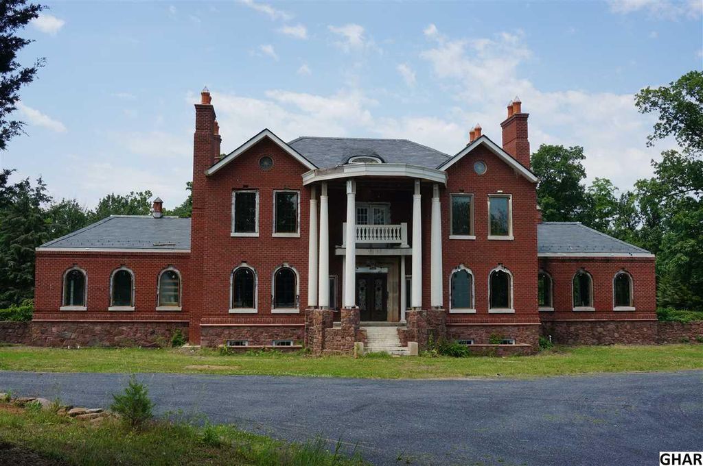 Sweet House Dreams 1900 Brick Mansion in Middletown, Pennsylvania