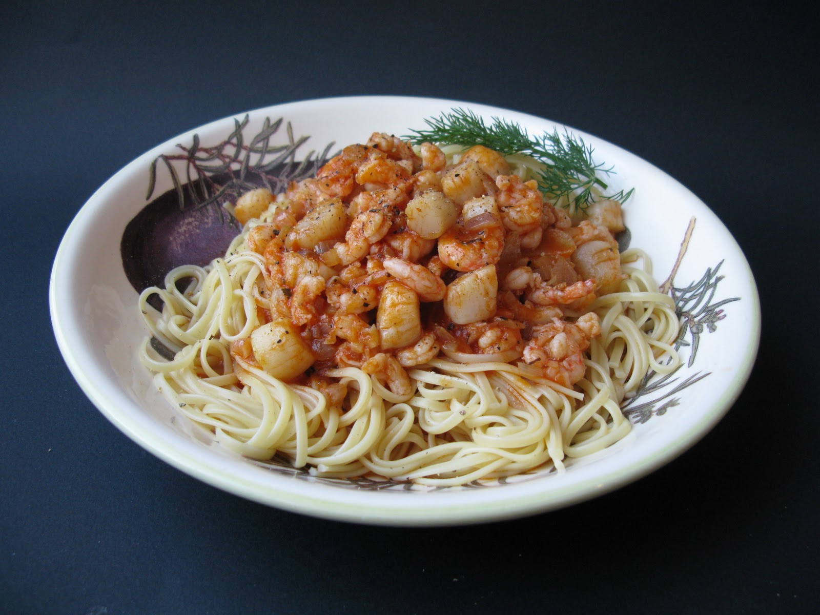 Au gré du marché Linguine aux crevettes nordiques et aux pétoncles de baie